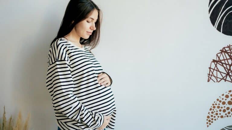 Don’t Want To Anger Your Pregnant Wife? Read These 14 Useful Tips On How To Treat Her