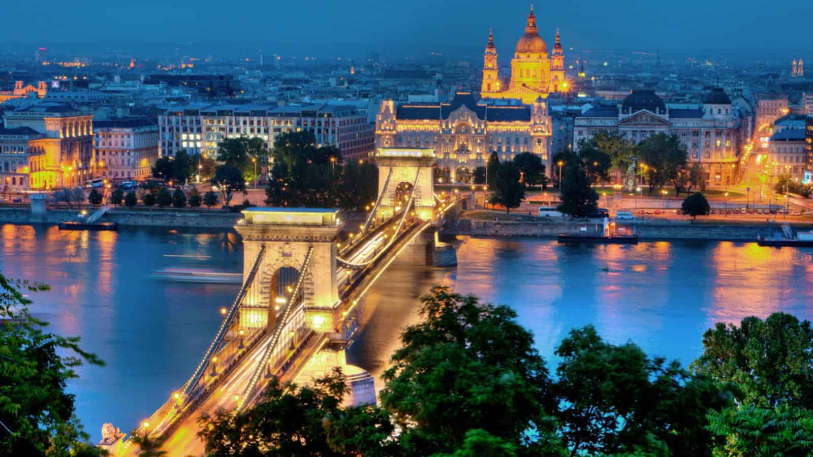 Budapest by Night, City and Chainbridge