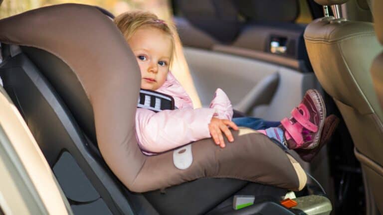 Tips To Travel With Ease When You Are With A Toddler