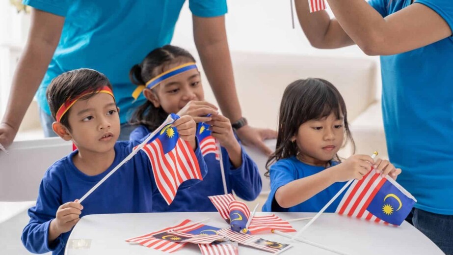Kids Making Malaysian Flags
