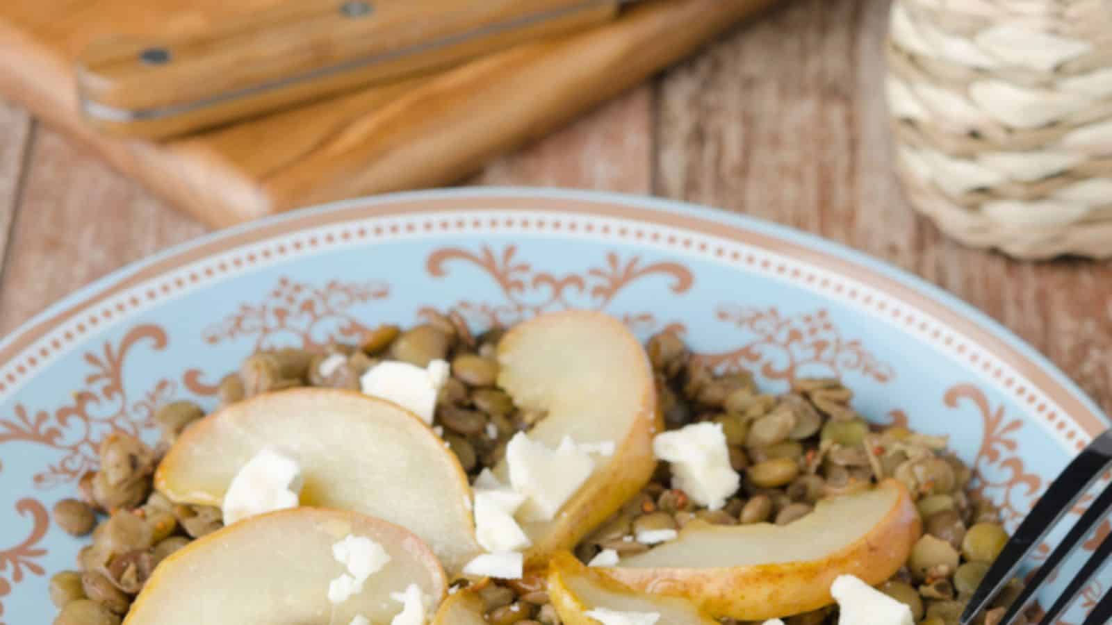 Lentil salad with caramelized pears and blue cheese
