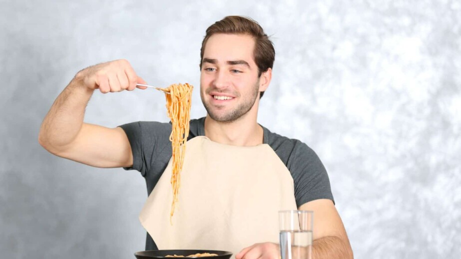 Man eating pasta