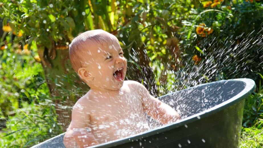 Outdoor baby bathing