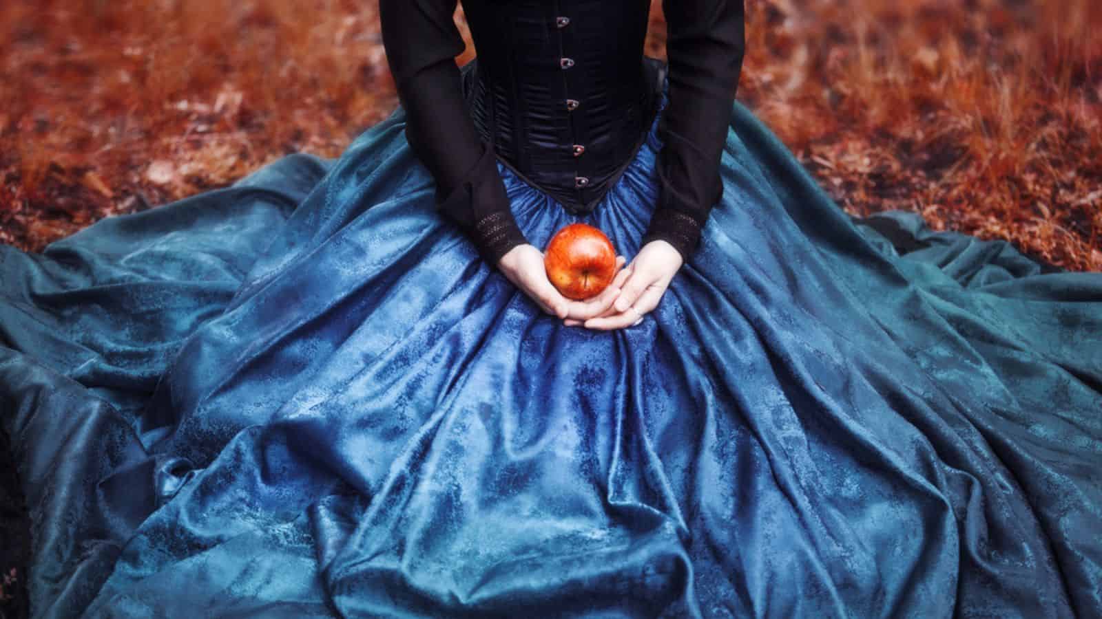 Snow White princess with the famous red apple