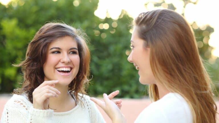 Become a Fascinating Conversationalist With These Tips