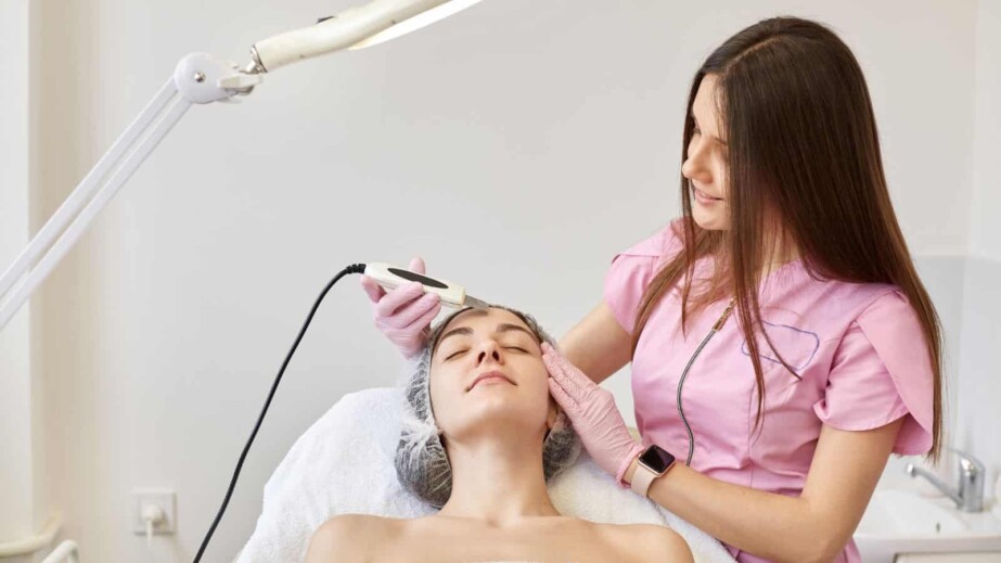 Woman Receiving Ultrasonic Treatment for Skin Rejuvenation - Зображення користувача Lesia Sementsova