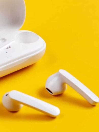 Revitalize Your AirPods: A Guide to Efficiently Cleaning Your AirPods and Case!