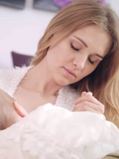 Is Giving Breastmilk To Someone Else’s Child Acceptable? The Internet Can’t Quite Decide