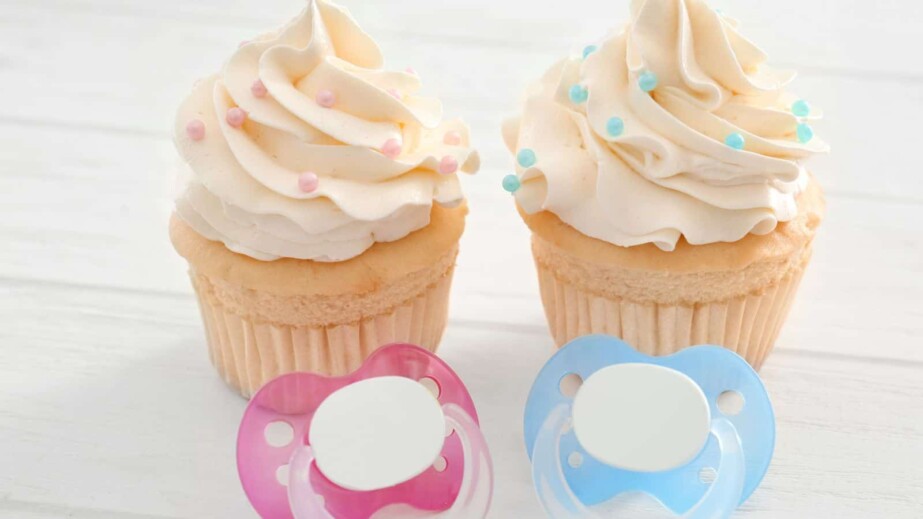 tasty cupcakes for a baby gender reveal